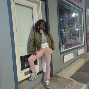 Meet your Posher, Eunice